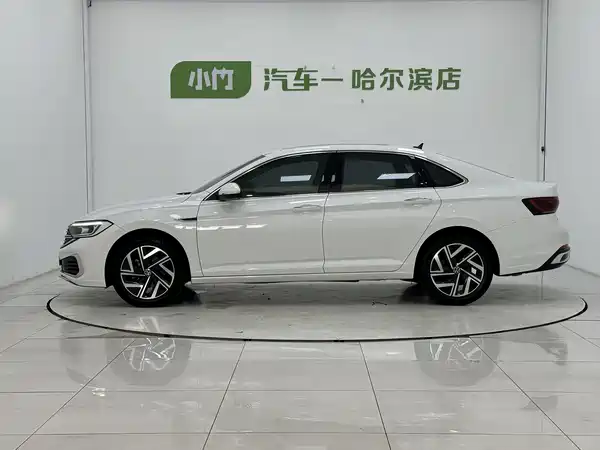Volkswagen Sagitar 2022