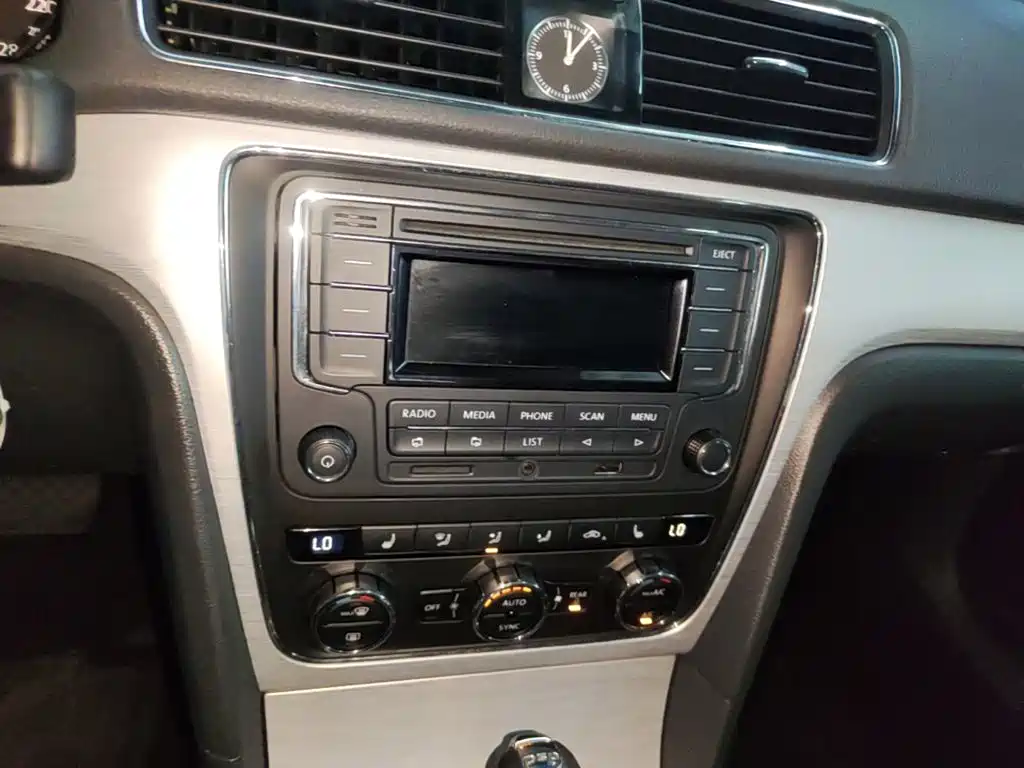 Volkswagen Passat 2016 — фото 13