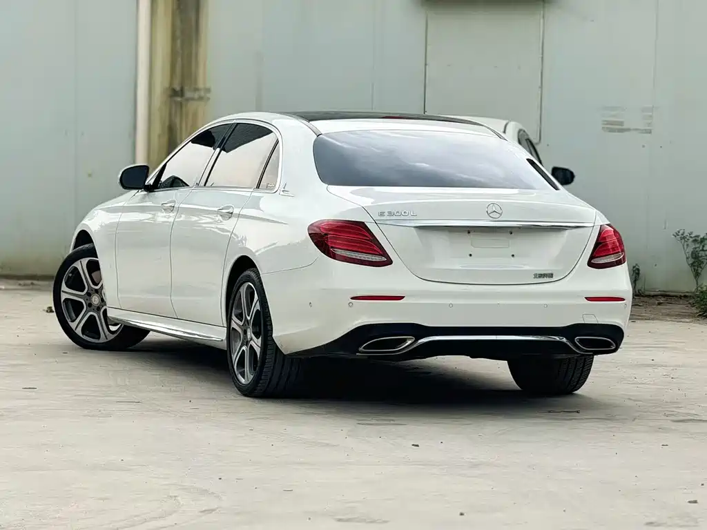 Mercedes-Benz E-Class 2017 — фото 4