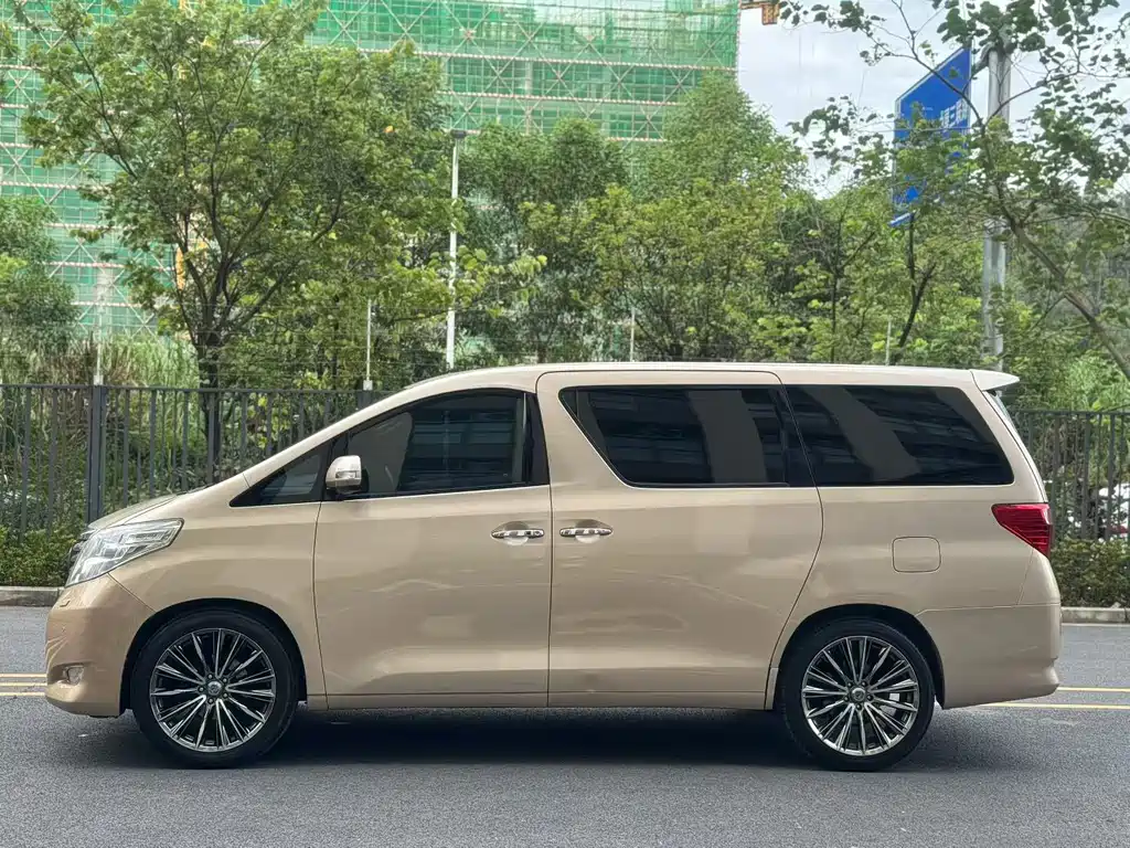 Toyota Alphard 2010 — фото 8