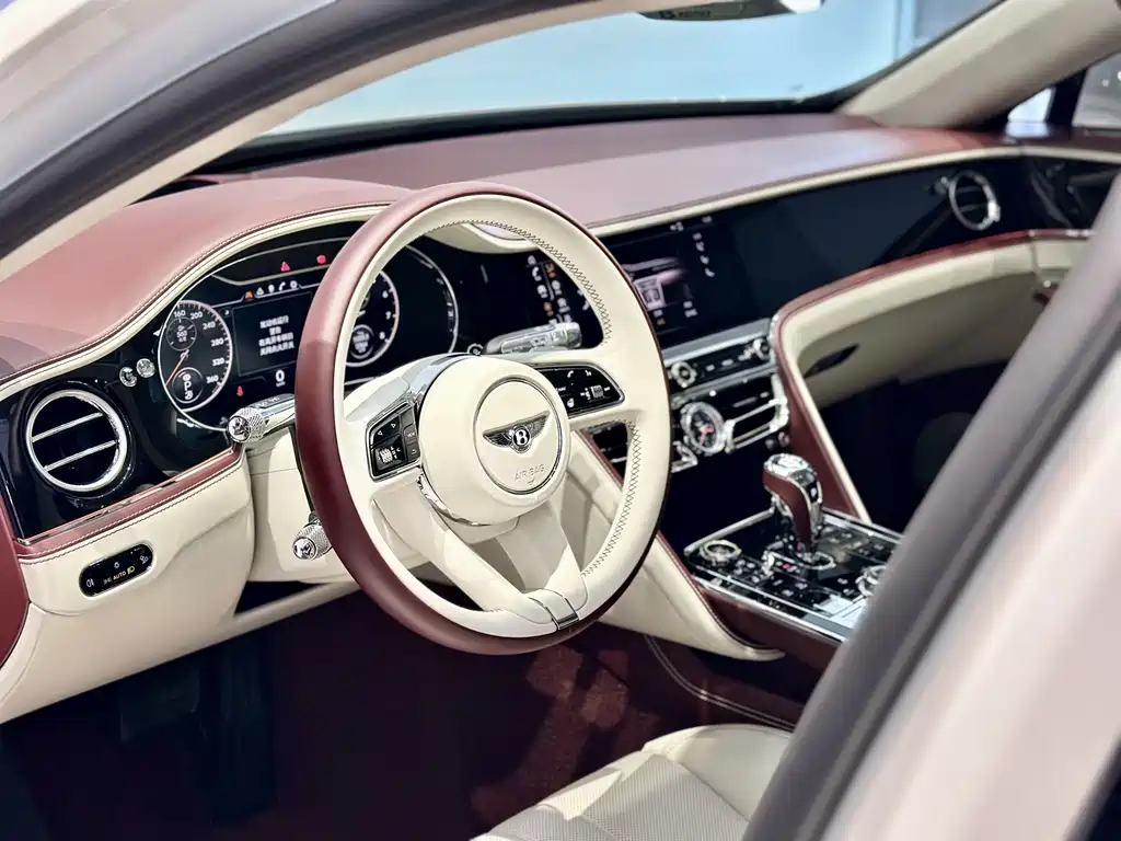 Bentley Flying Spur 2024 — фото 6