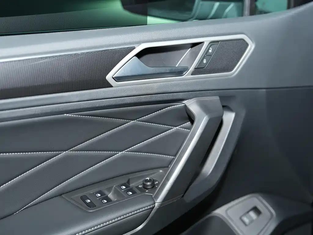 Volkswagen Tiguan L 2025 — фото 7