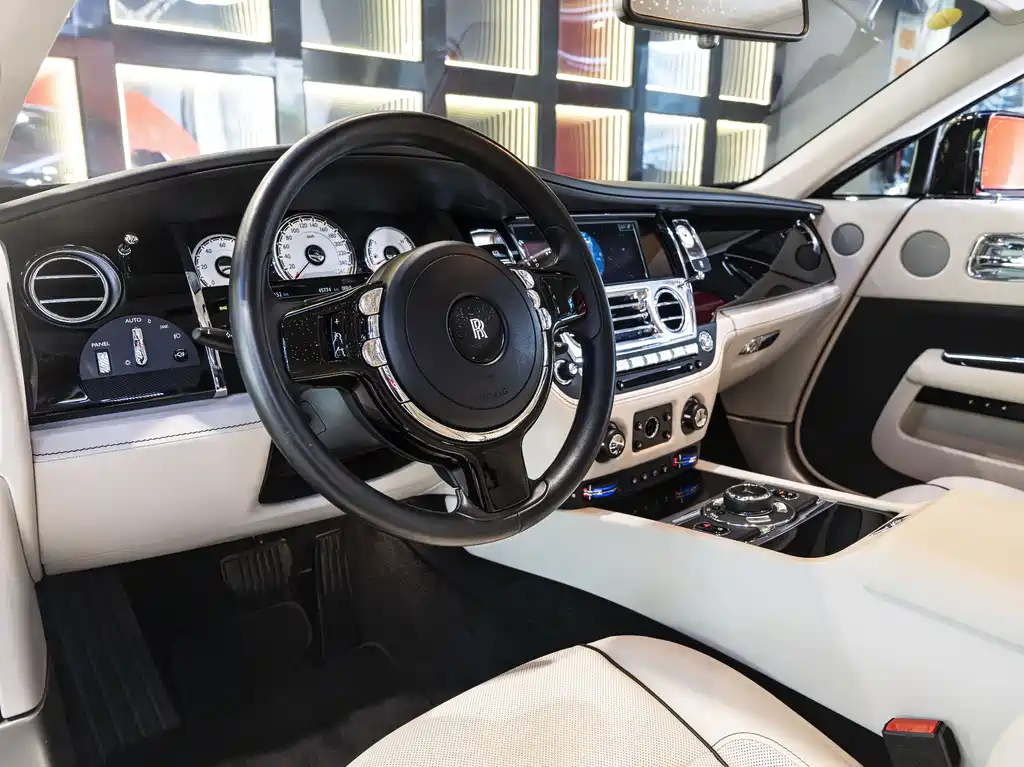 Rolls-Royce Wraith 2018 — фото 14