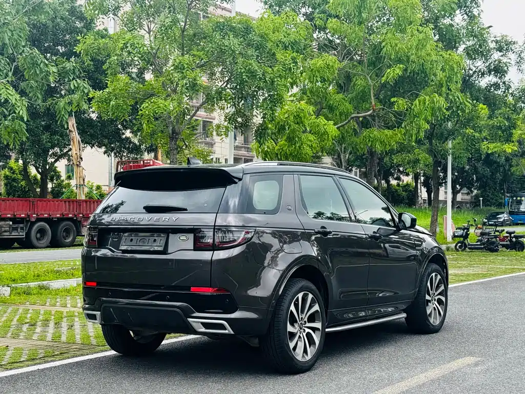 Land Rover Discovery Sport 2023 — фото 5