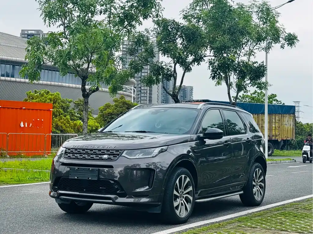 Land Rover Discovery Sport 2023 — фото 1