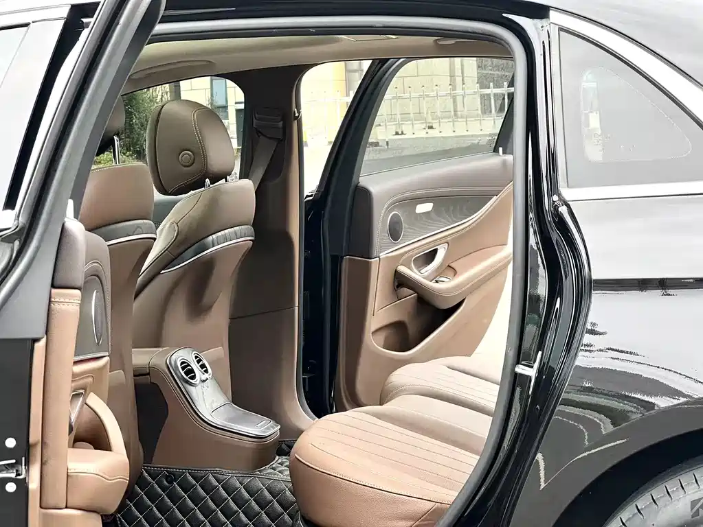 Mercedes-Benz E-Class 2023 — фото 11
