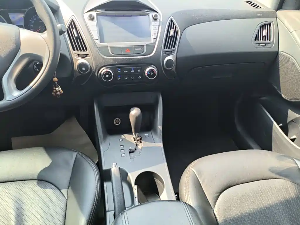 Hyundai ix35 2015 — фото 14