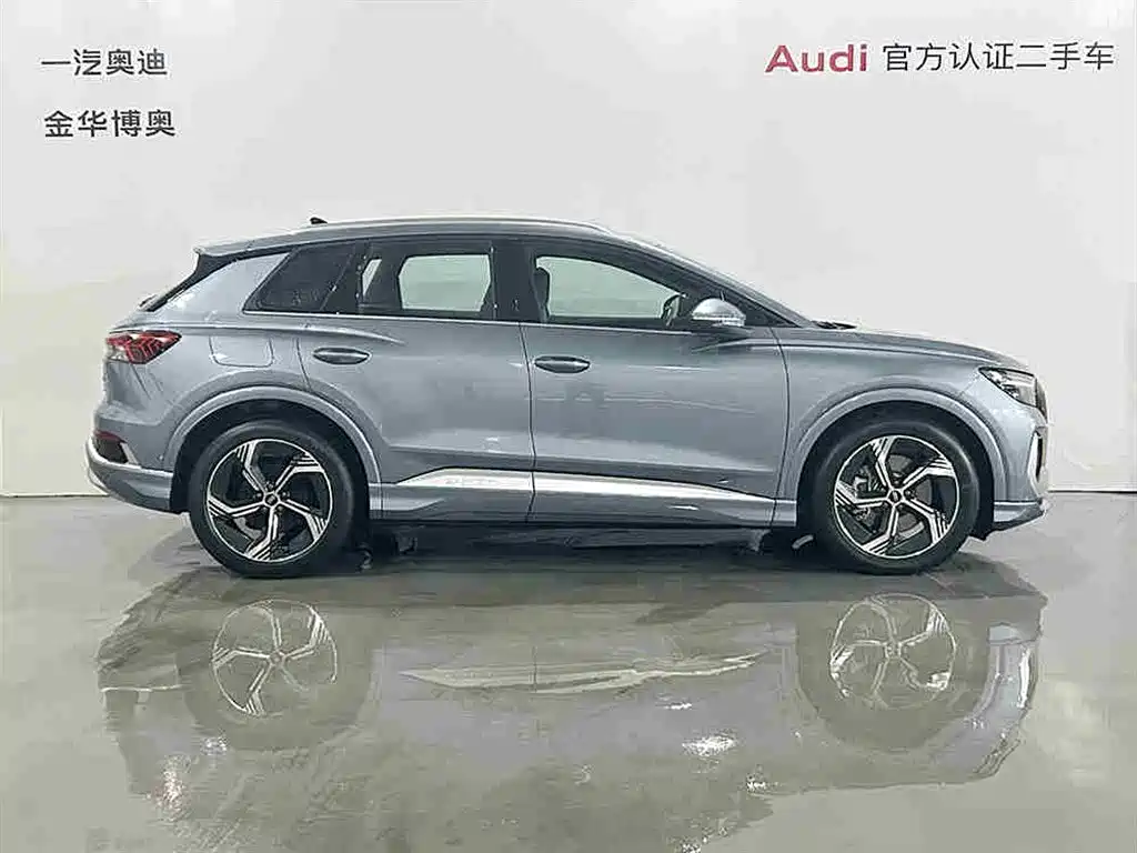 Audi Q4 e-tron 2022 — фото 3