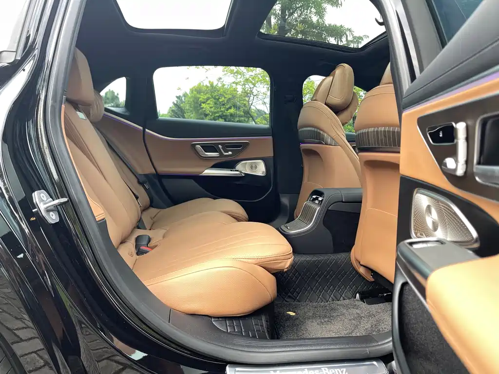 Mercedes-Benz E-Class 2025 — фото 14