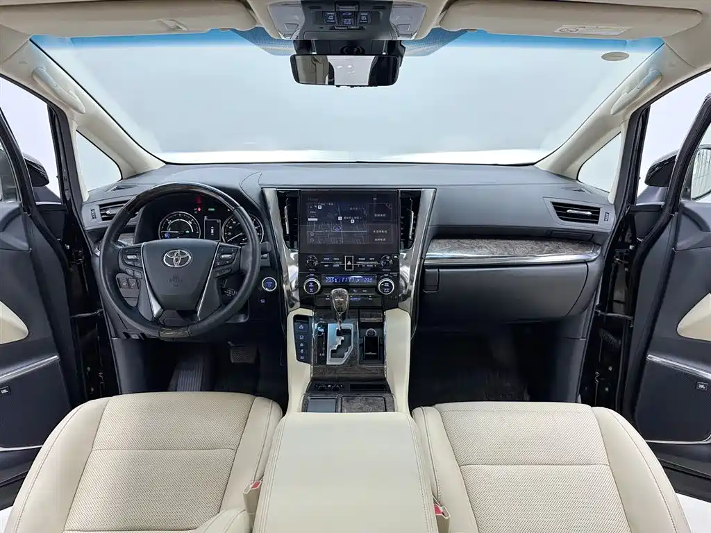 Toyota Alphard 2024 — фото 11