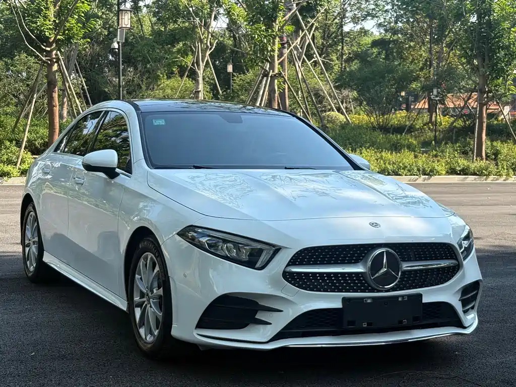 Mercedes-Benz A-Class 2019 — фото 3