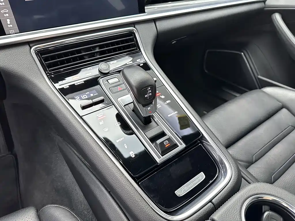 Porsche Panamera 2018 — фото 8