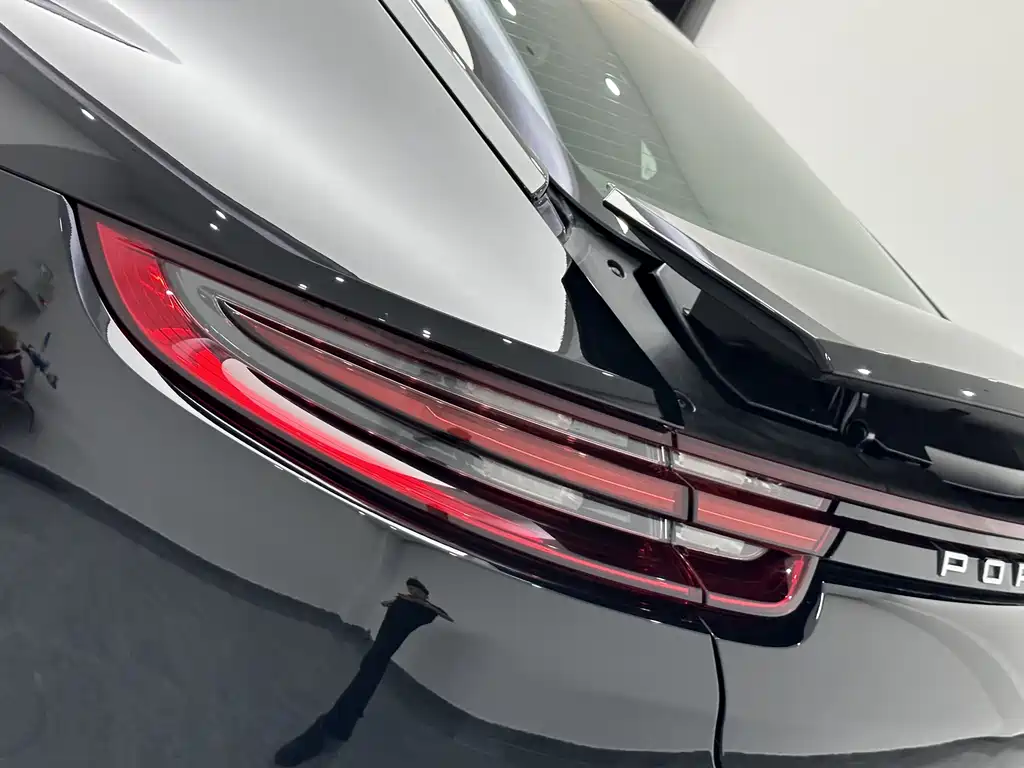 Porsche Panamera 2018 — фото 20