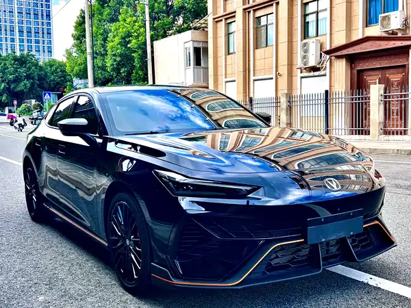 Changan UNI-V 2025