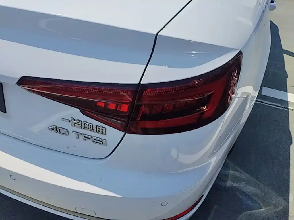 Audi A4L 2019 — фото 8