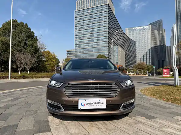 Ford Taurus 2015