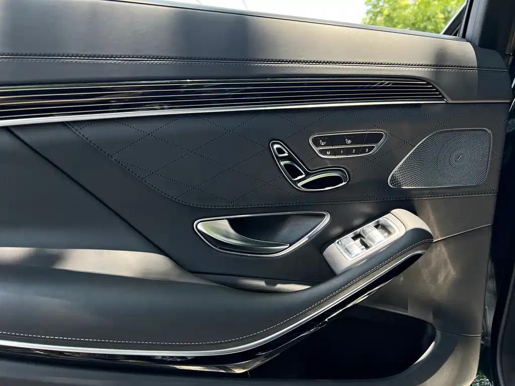 Mercedes-Benz S-Class AMG 2019 — фото 17