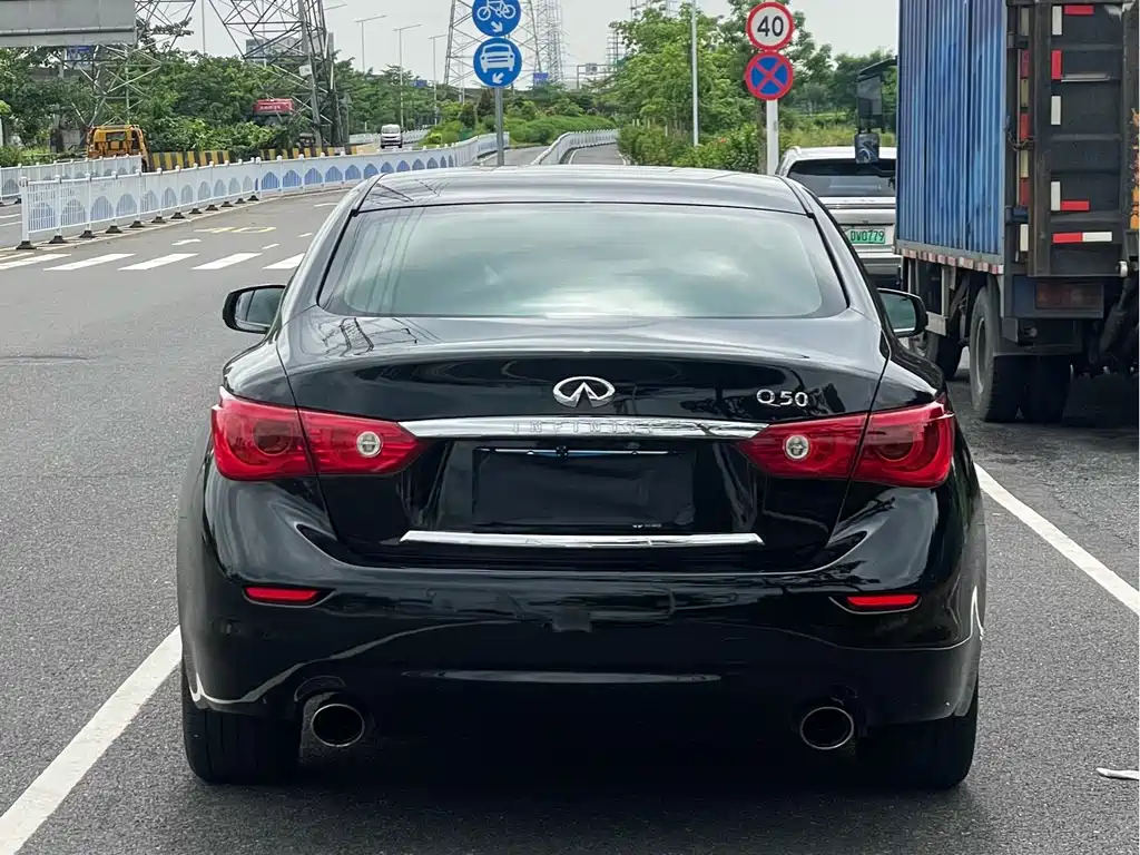 Infiniti Q50L 2015 — фото 8