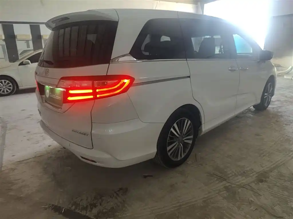 Honda Odyssey 2019 — фото 7