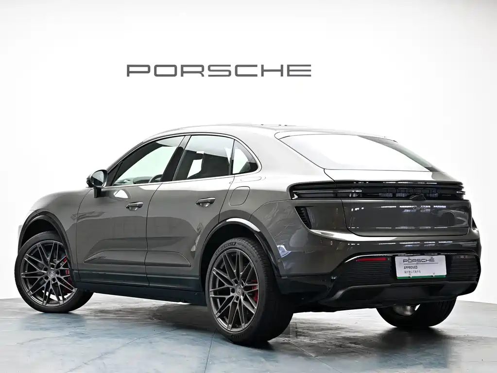 Porsche Macan EV 2024 — фото 14