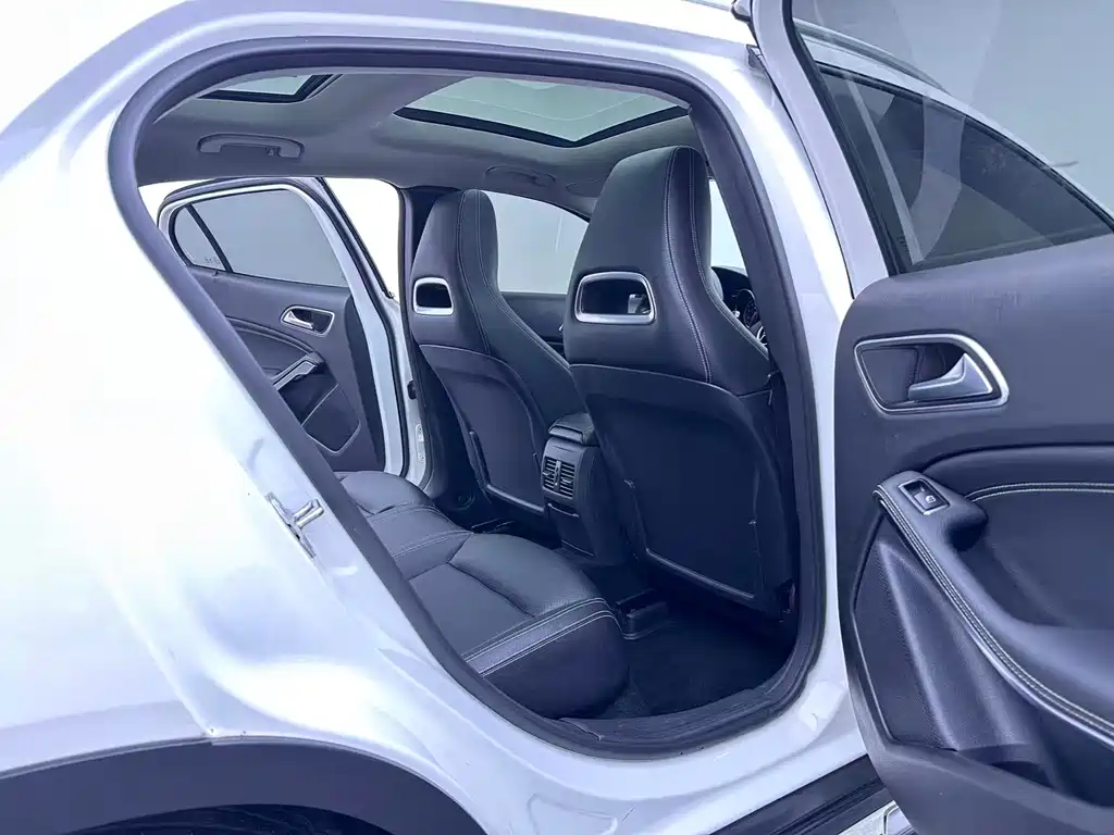 Mercedes-Benz GLA 2019 — фото 14