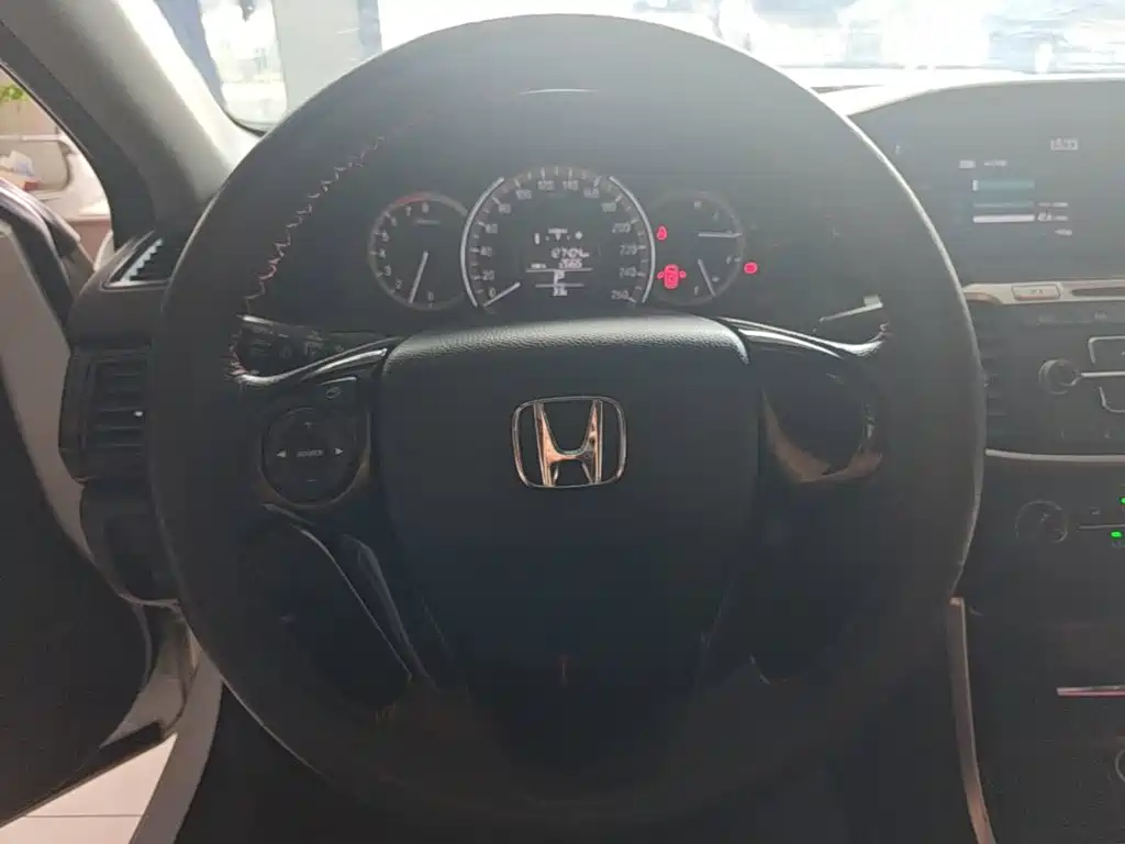 Honda Accord 2017 — фото 11
