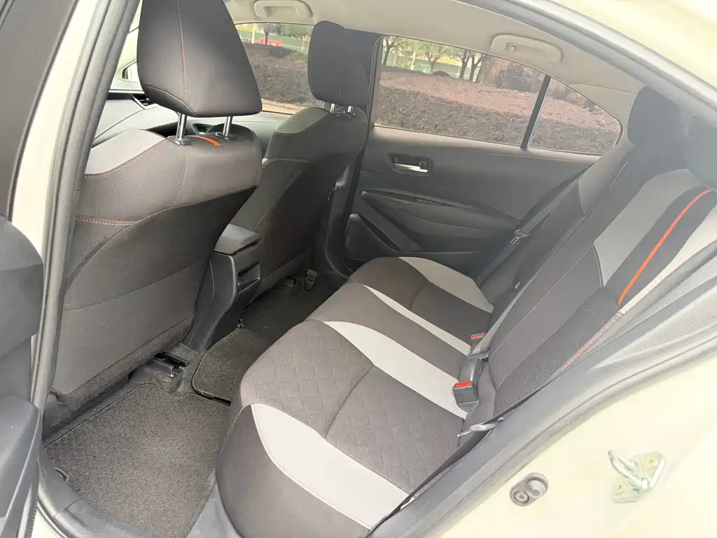 Toyota Corolla 2023 — фото 10