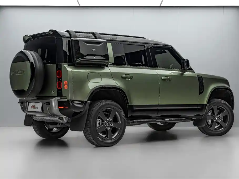 Land Rover Defender 2023 — фото 7