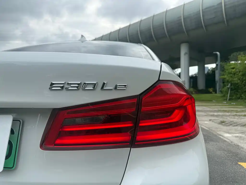 BMW 5 Series New Energy 2019 — фото 5