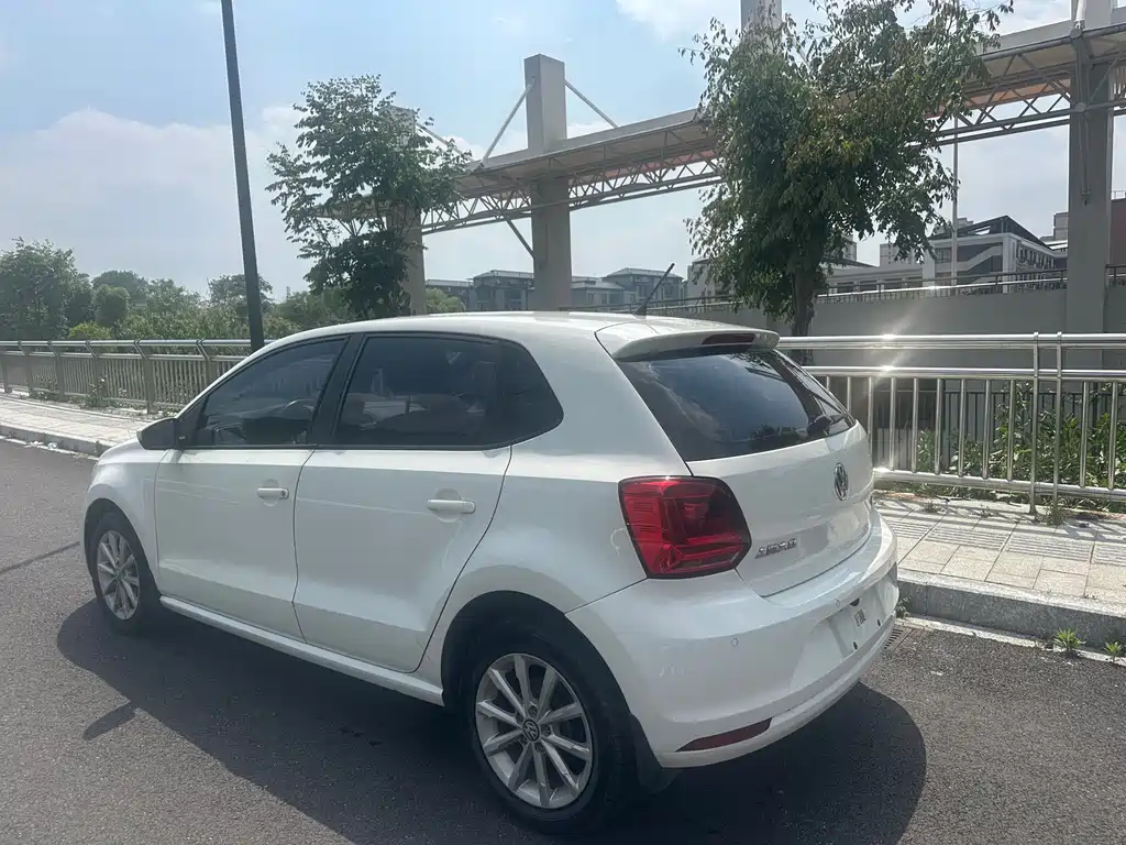 Volkswagen Polo 2016