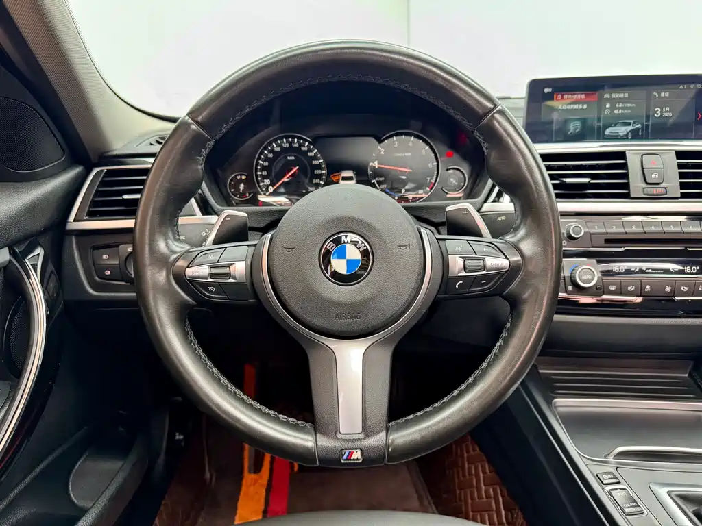 BMW 3 Series 2018 — фото 16