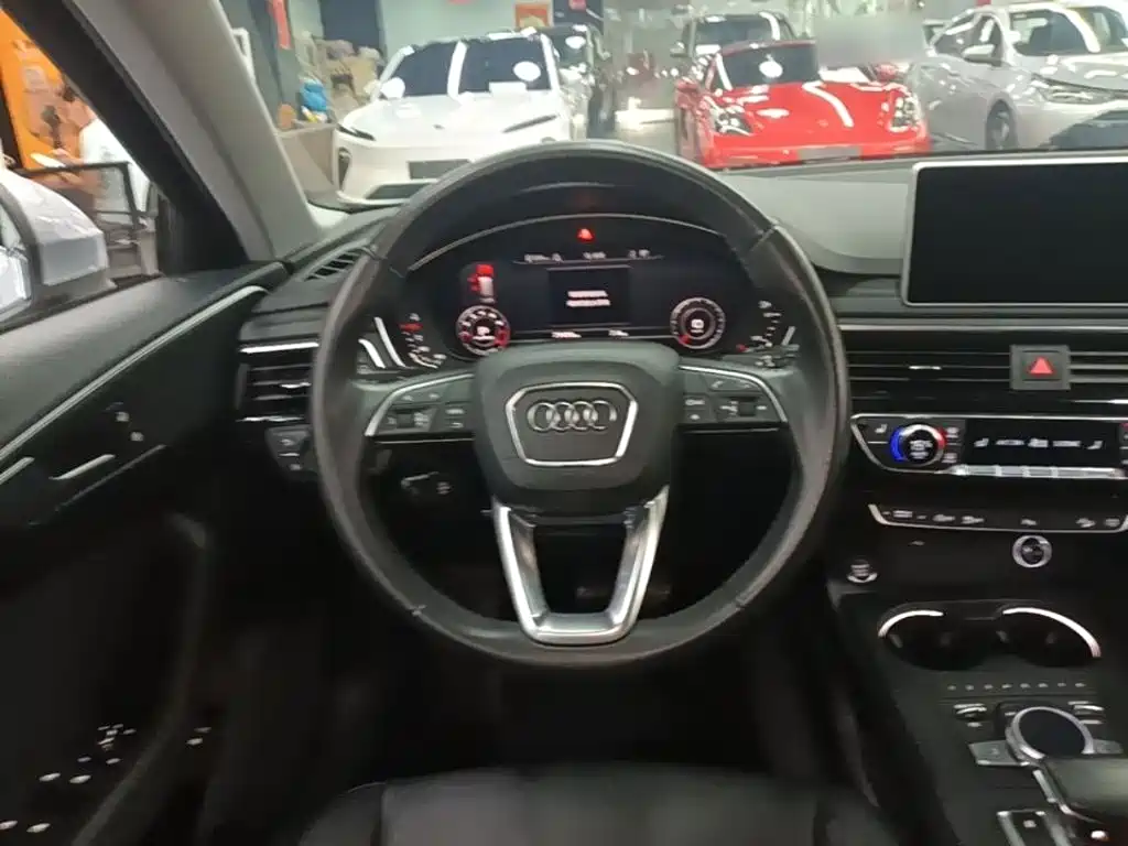 Audi A4 2019 — фото 11