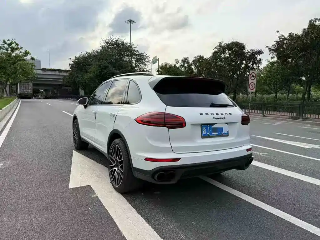 Porsche Cayenne 2017 — фото 4