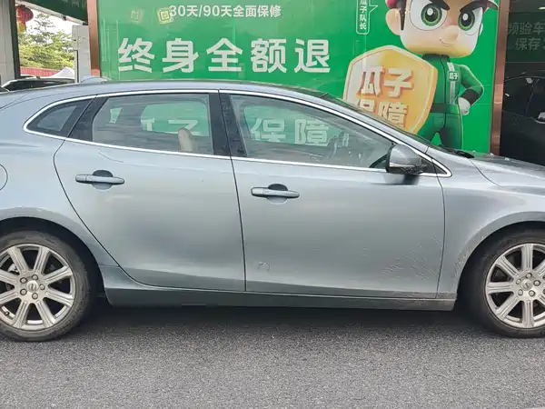 Volvo V40 2017