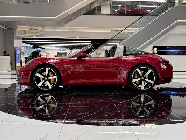 Porsche 911 2021