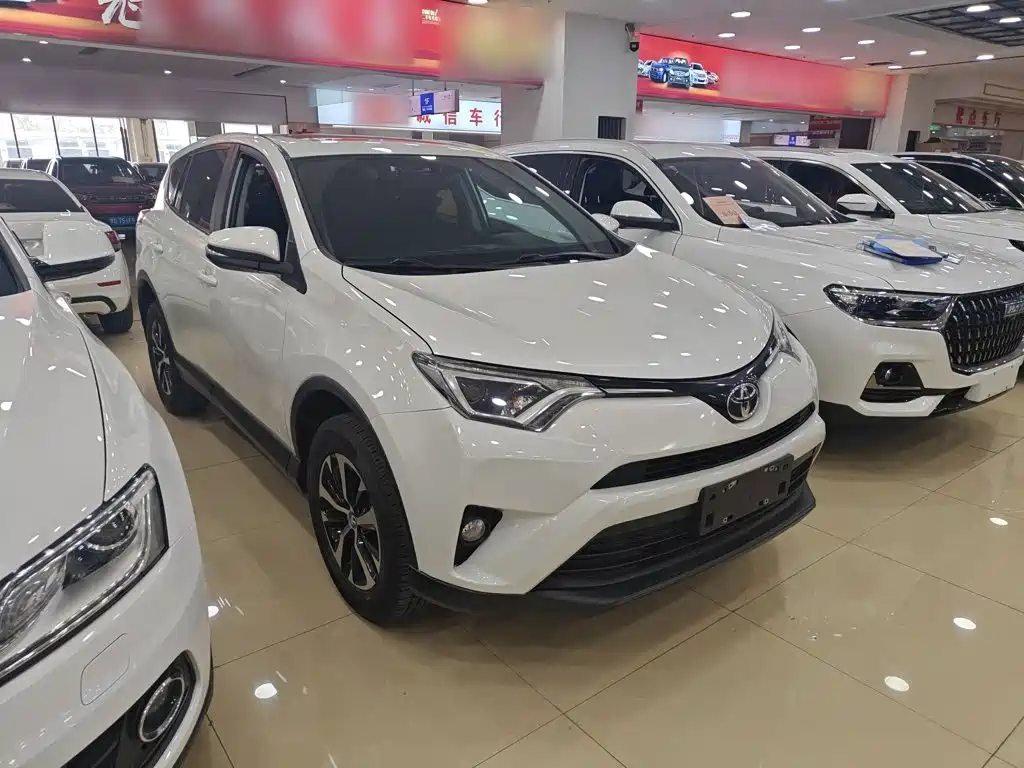 Toyota RAV4 2019 — фото 4