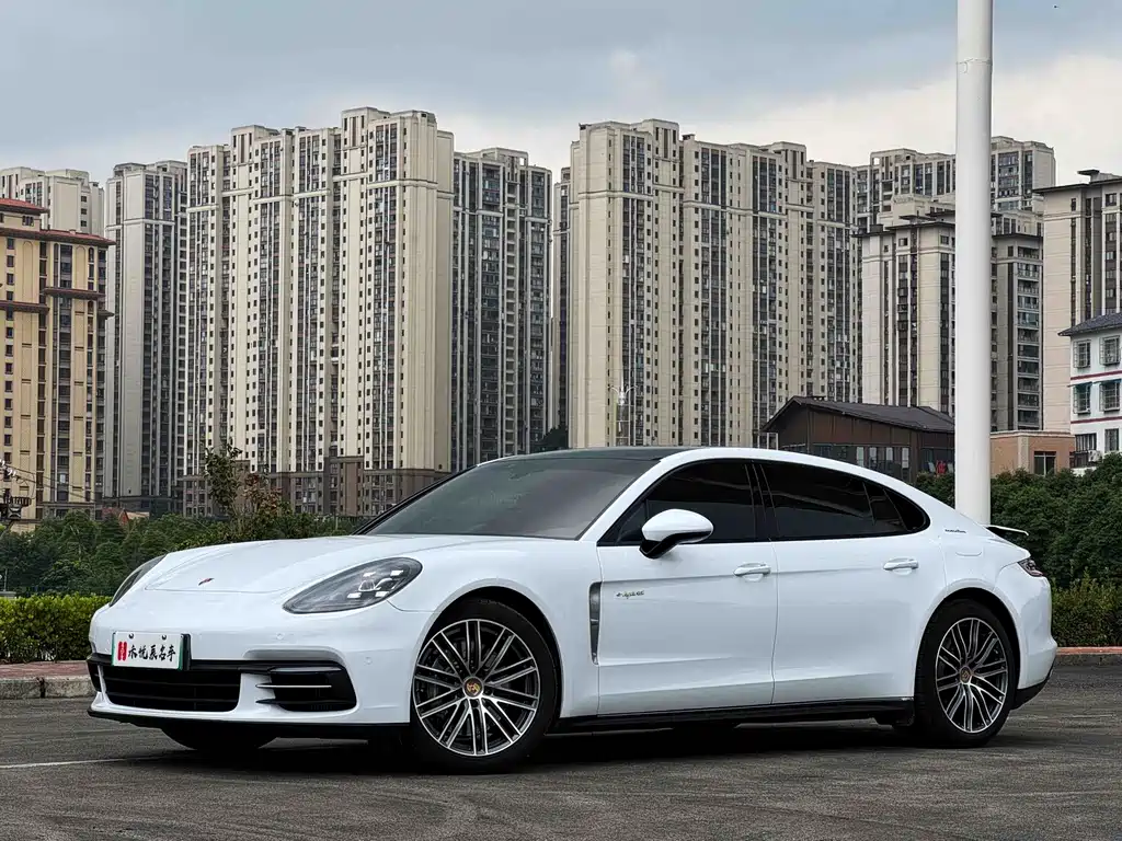 Porsche Panamera New Energy 2019 — фото 1