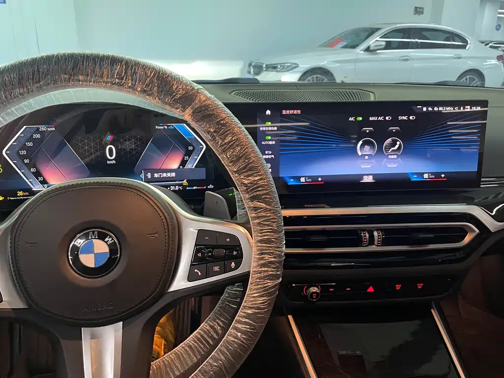 BMW 3 Series 2023 — фото 16