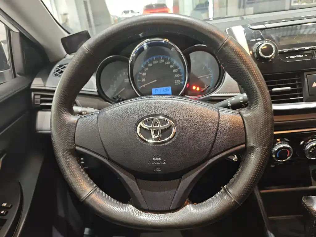 Toyota Yaris L 2019 — фото 13