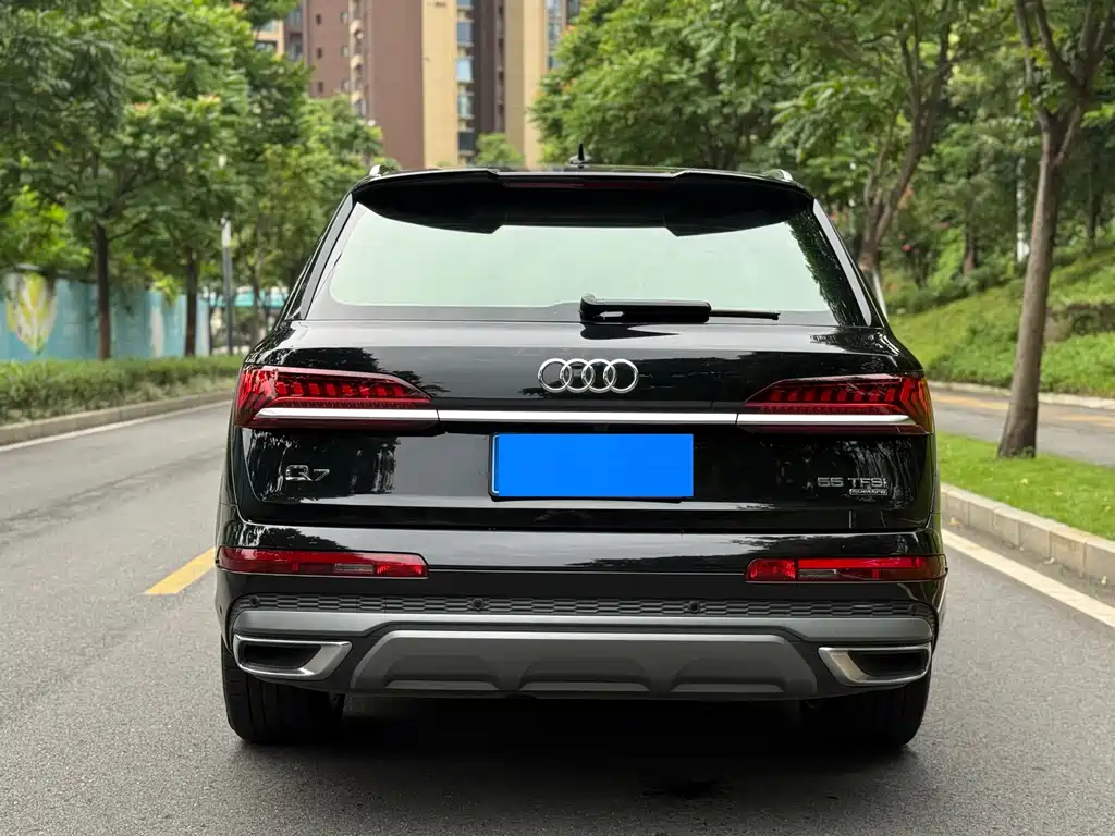 Audi Q7 2021