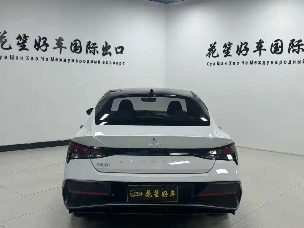 Hyundai Elantra 2023