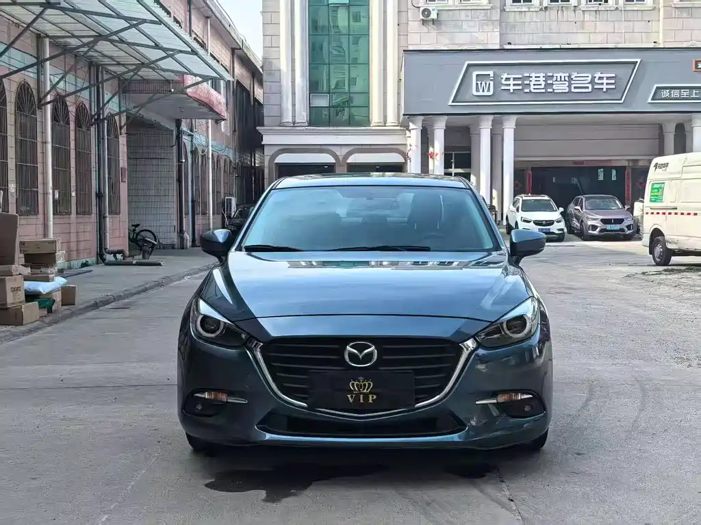 Mazda 3 Axela 2018 — фото 8
