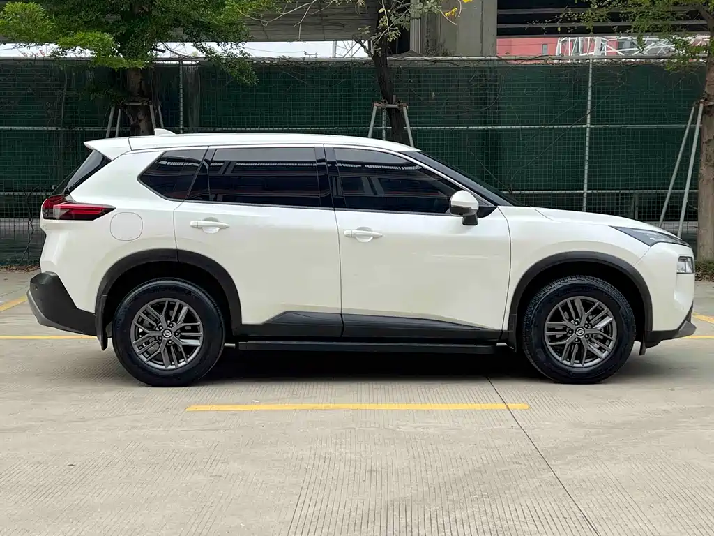 Nissan X-Trail 2022 — фото 2
