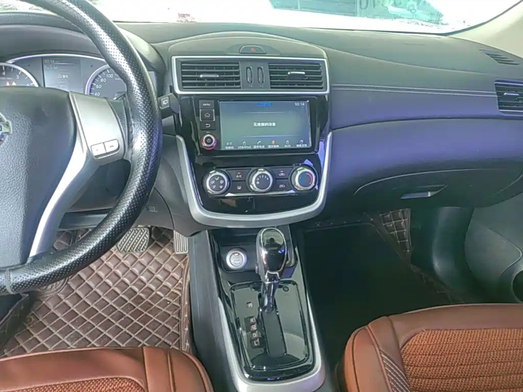 Nissan Tiida 2016 — фото 13