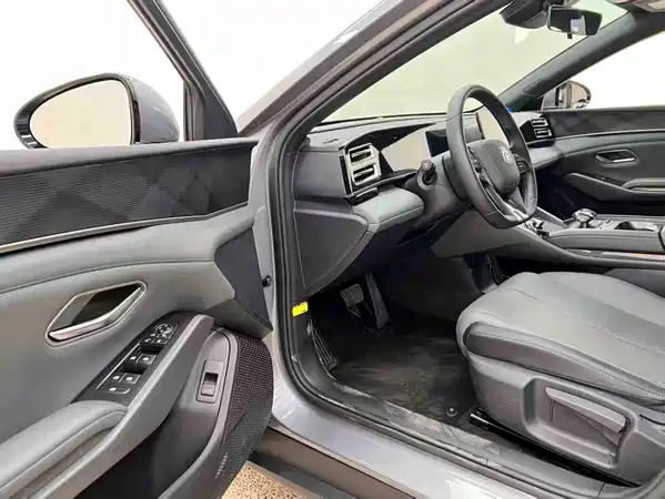BYD Qin L 2024