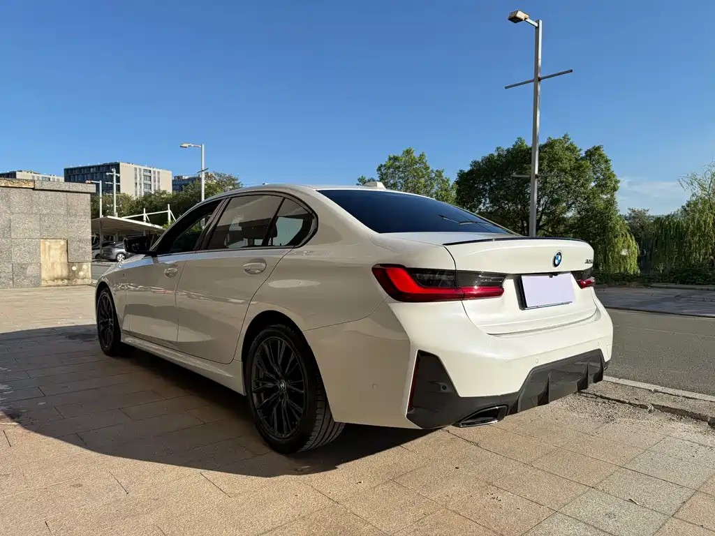 BMW 3 Series 2023