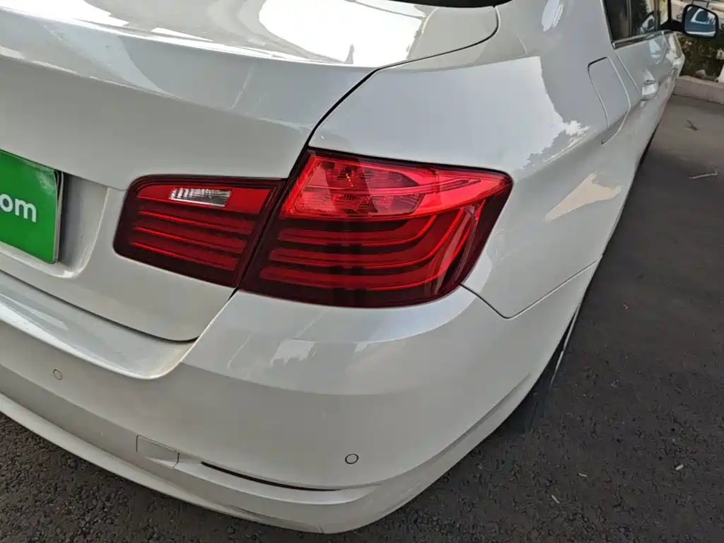 BMW 5 Series 2015 — фото 8