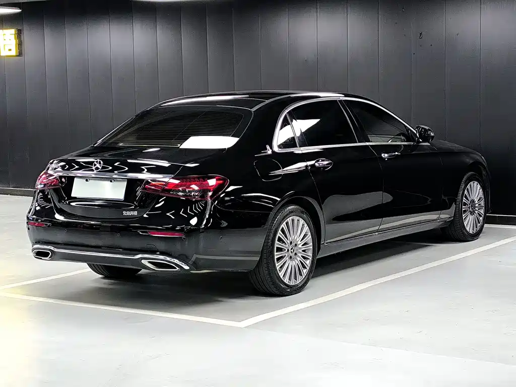 Mercedes-Benz E-Class 2021 — фото 18
