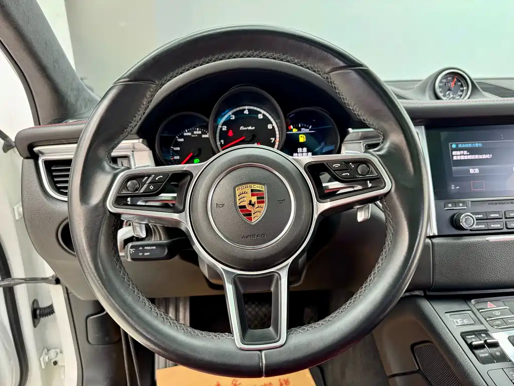 Porsche Macan 2016 — фото 20
