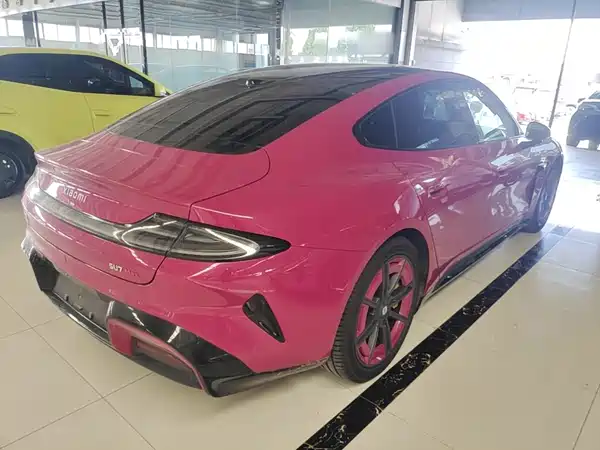 Xiaomi SU7 2025